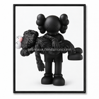 Tableau Kaws noir montrant un personnage portant un Companion texturé noir dans ses bras.
