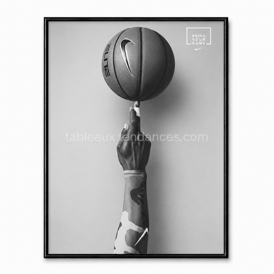 Bring Your Game — ballon de basketball en équilibre sur un doigt, affiche sportive noir et blanc minimaliste